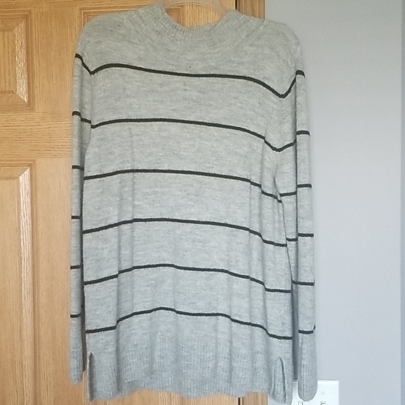 Old Navy Sweaters - Grey sweater